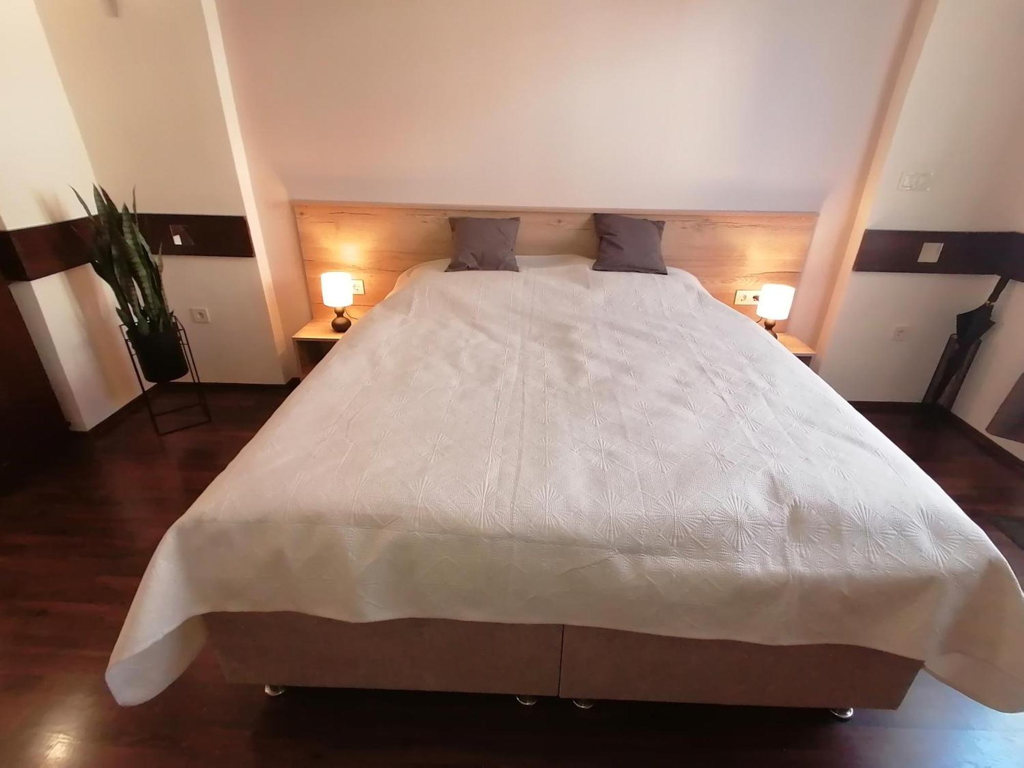 Mohacs Korona Apartman Екстериор снимка